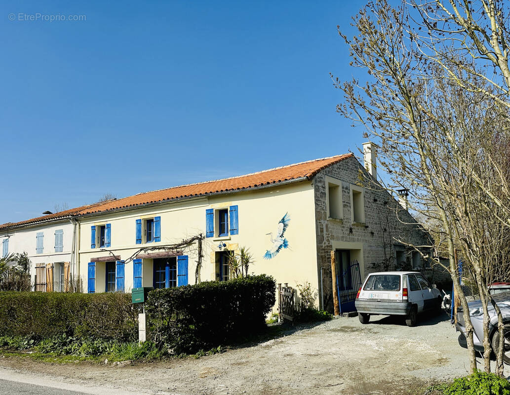 Maison à COULON