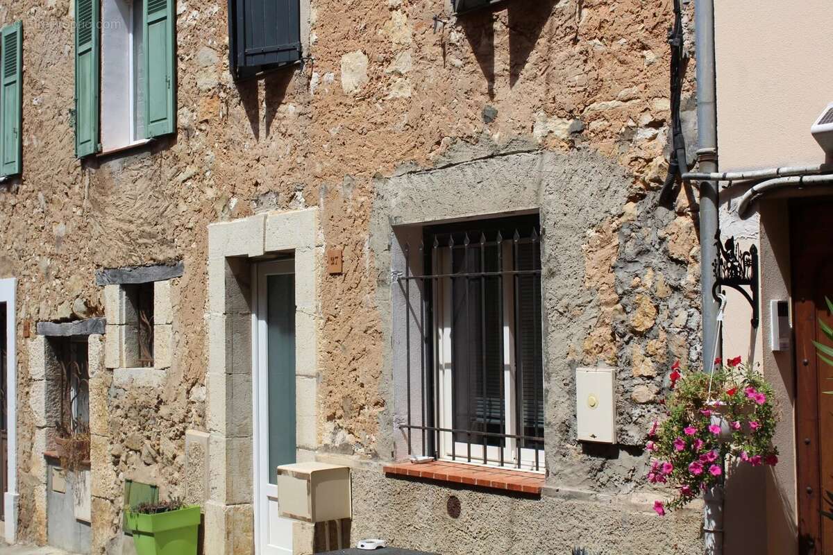 St CEZAIRE SUR SIAGNE, superbe maison de village - photo 2
