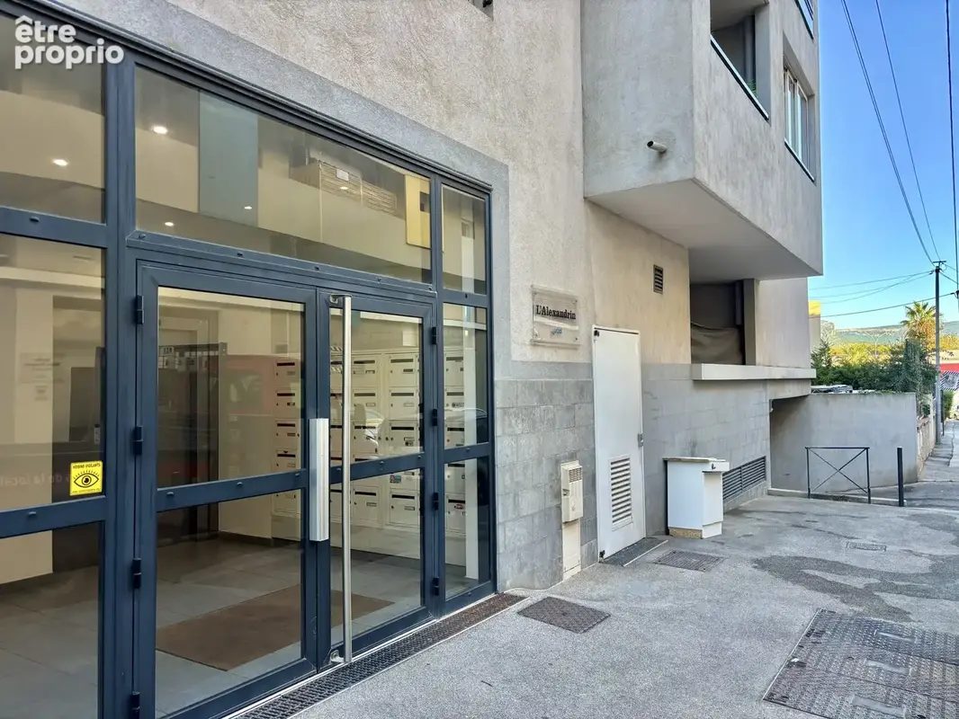 La seyne sur mer - type 2 recent avec garage - photo 12