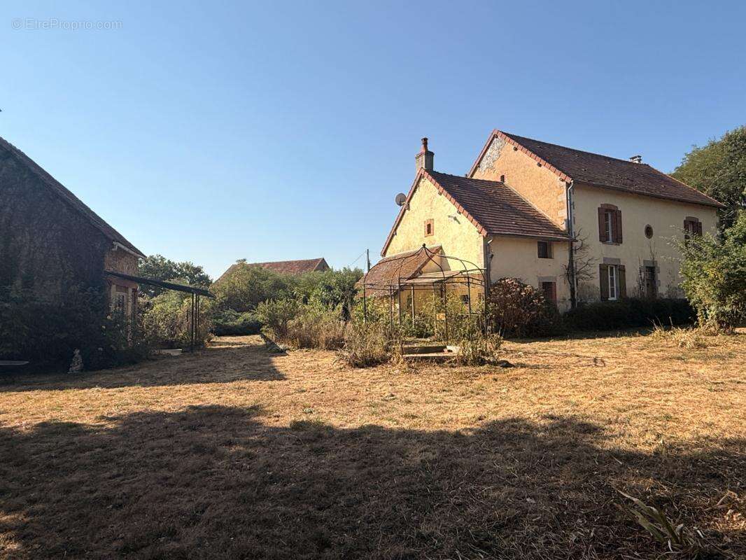 Propriété de caractère 284m² habitable, 5 chambres, annexe + grange sur terrain de 6885m² 197 000 € - photo 16