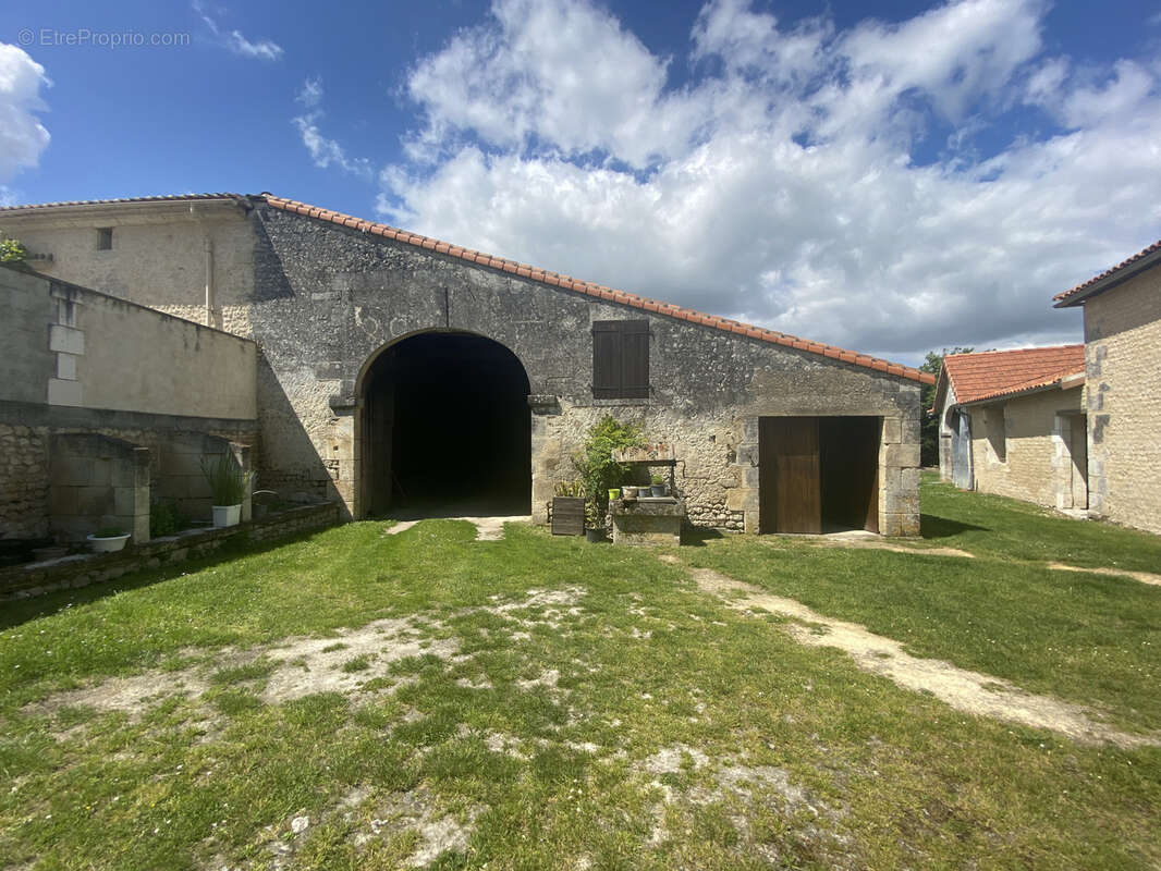 Maison à BECHERESSE