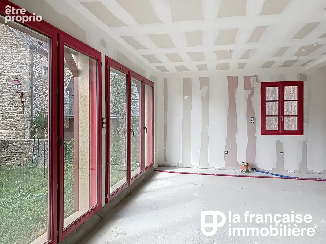 Maison rénovée au coeur de SAINT SULIAC - photo 3