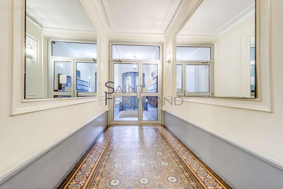 Appartement à PARIS-7E