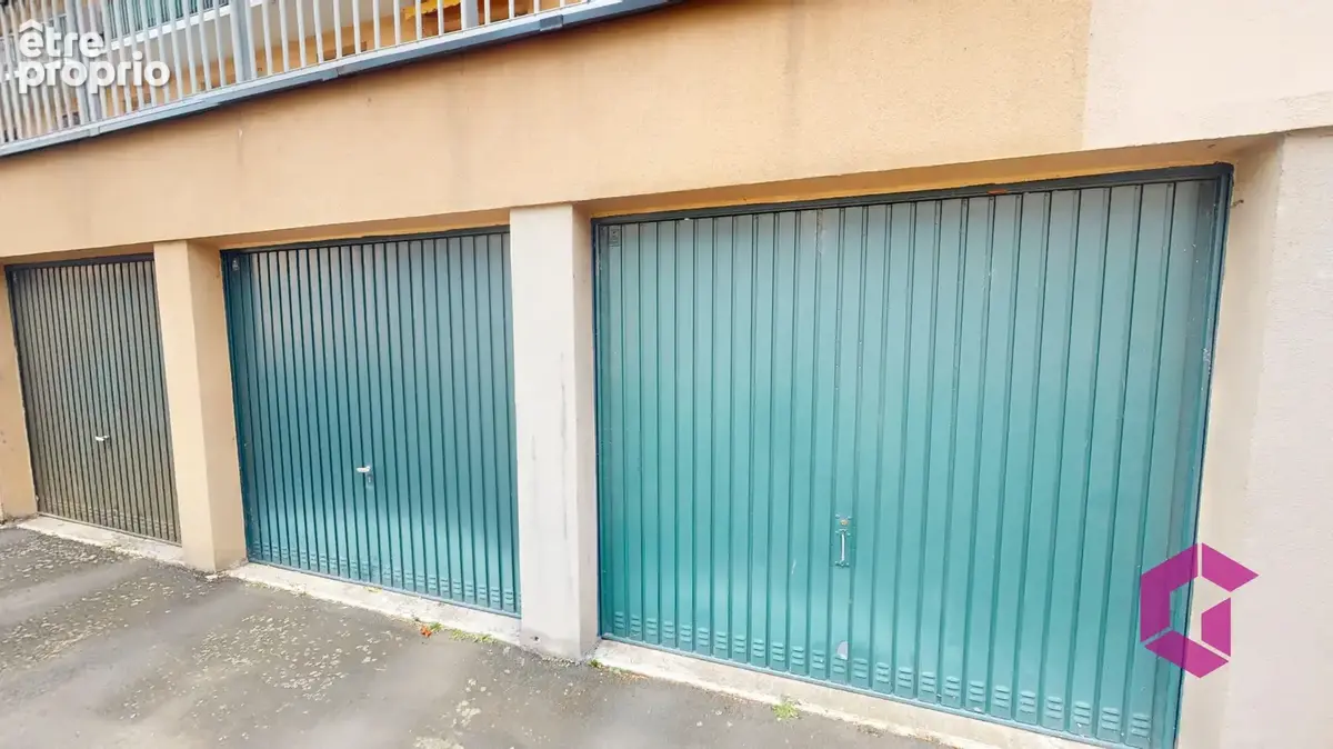 T4 traversant au 1er étage, avec ascenseur, balcons, cave et garage - photo 12