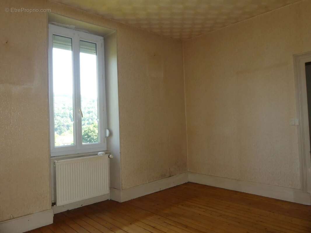 Maison à SAINT-SERNIN-DU-BOIS