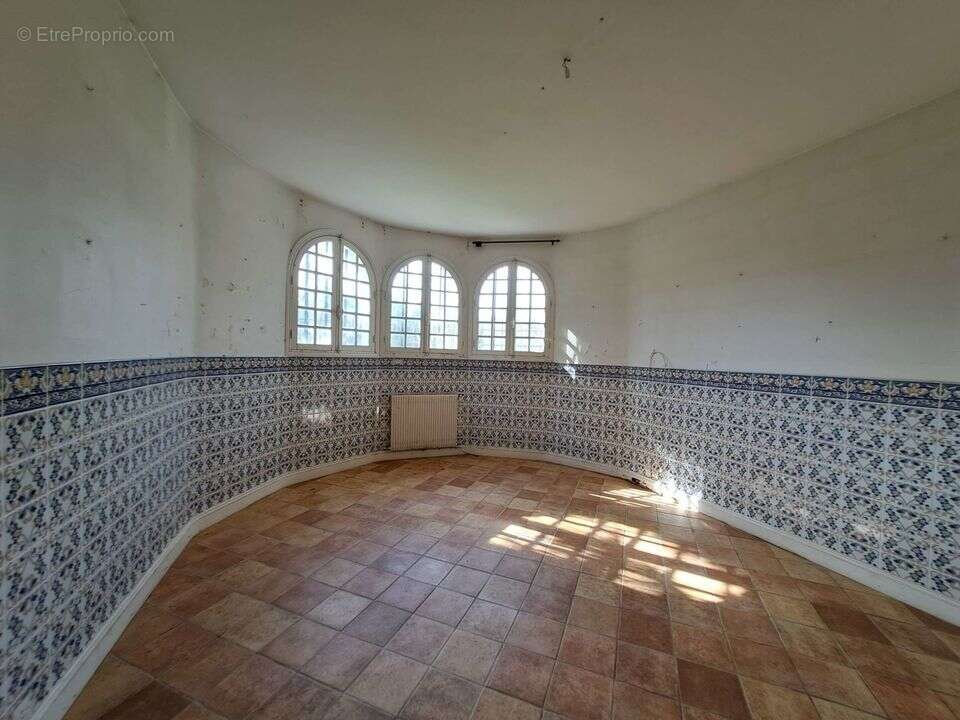 Vertheuil-5 chambres-terrain6854 m2-calme - Maison à VERTHEUIL