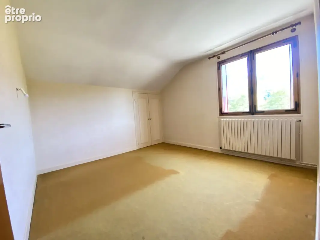 Maison T6 sur terrain plat , clos et arboré. - photo 17