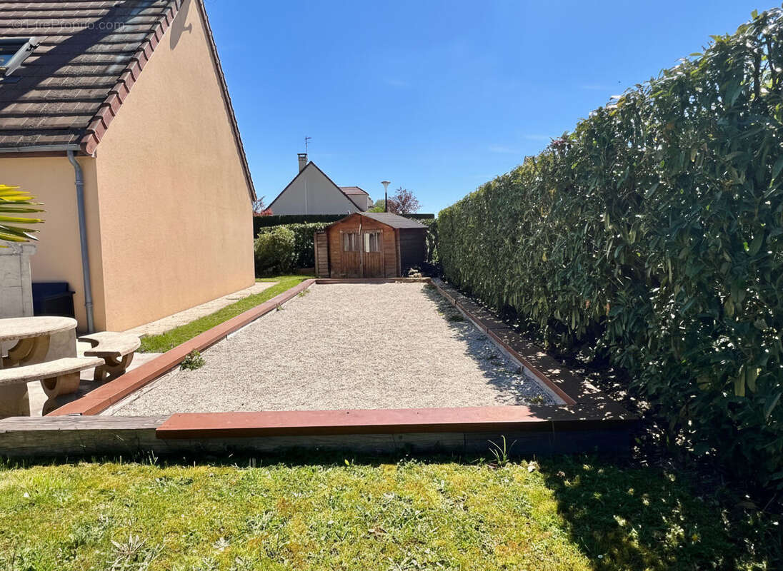 Maison à VILLENEUVE-LE-COMTE