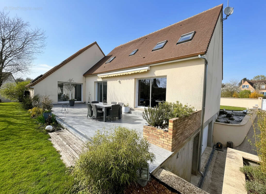 Maison à FONTENAY-SUR-EURE