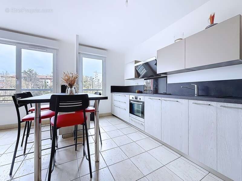 Appartement à OULLINS