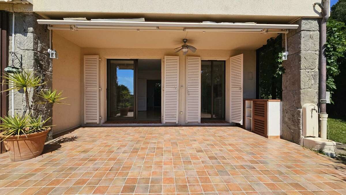 Appartement à VILLENEUVE-LOUBET