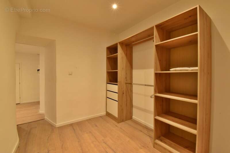 Appartement à VOLONNE