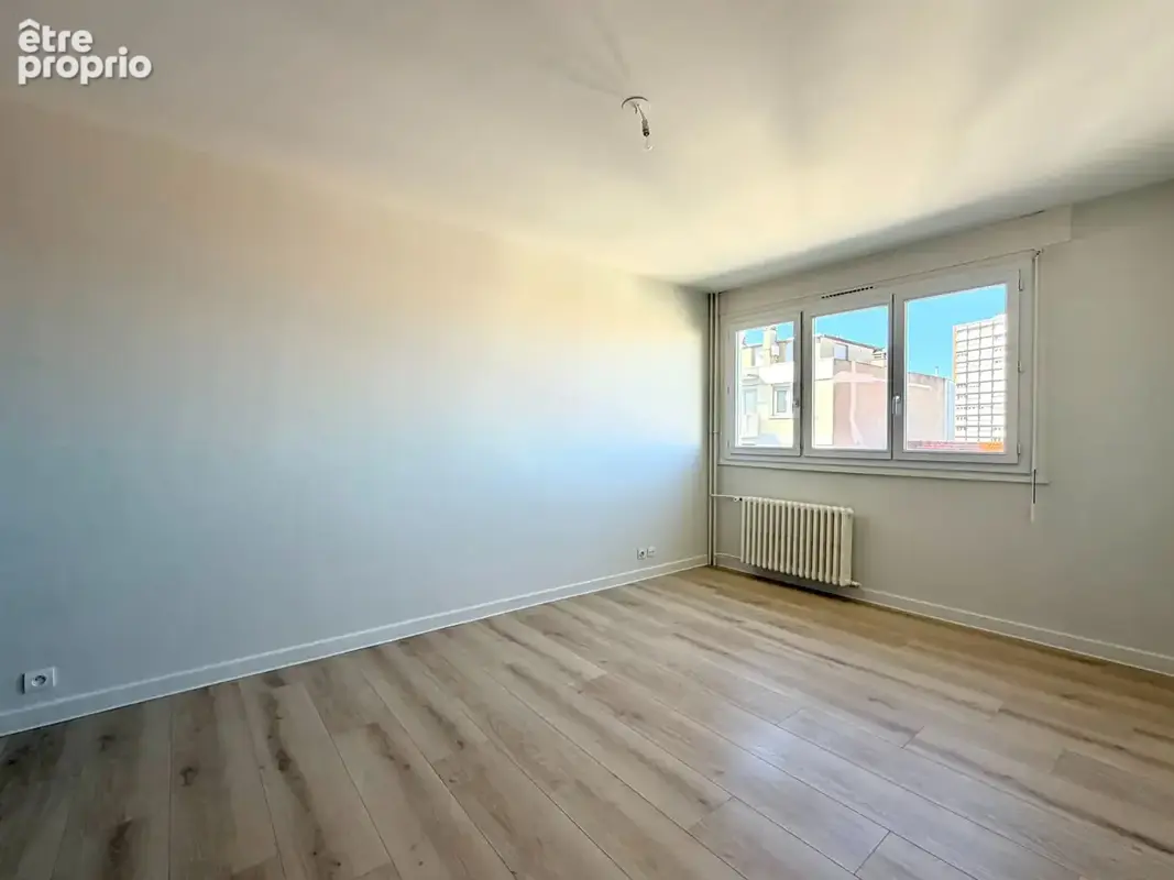 Appartement Saint Etienne  Bellevue, T2  rénové de 41.75m2 - photo 2