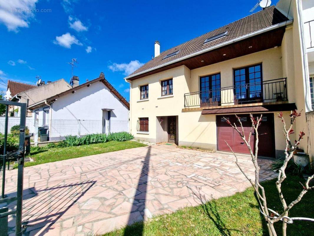 Maison à PONTAULT-COMBAULT