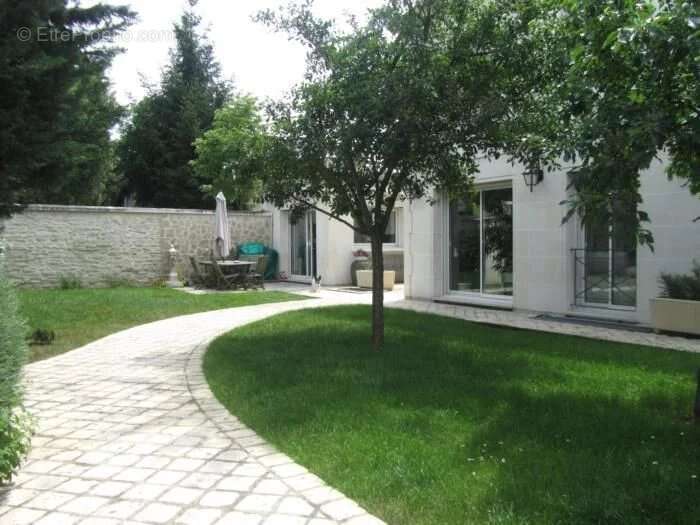 Maison à SAINT-MAUR-DES-FOSSES