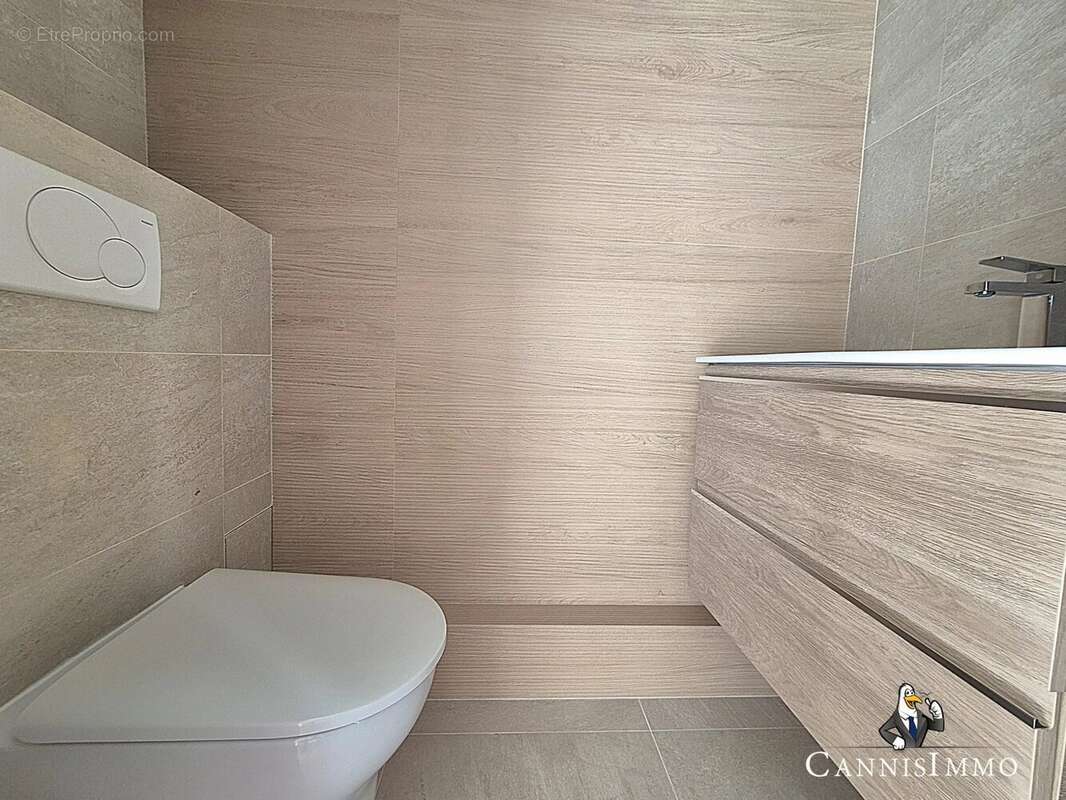 NEW! MANDELIEU MARINA Adresse Exclusive 3p rénové cave et parking - photo 18