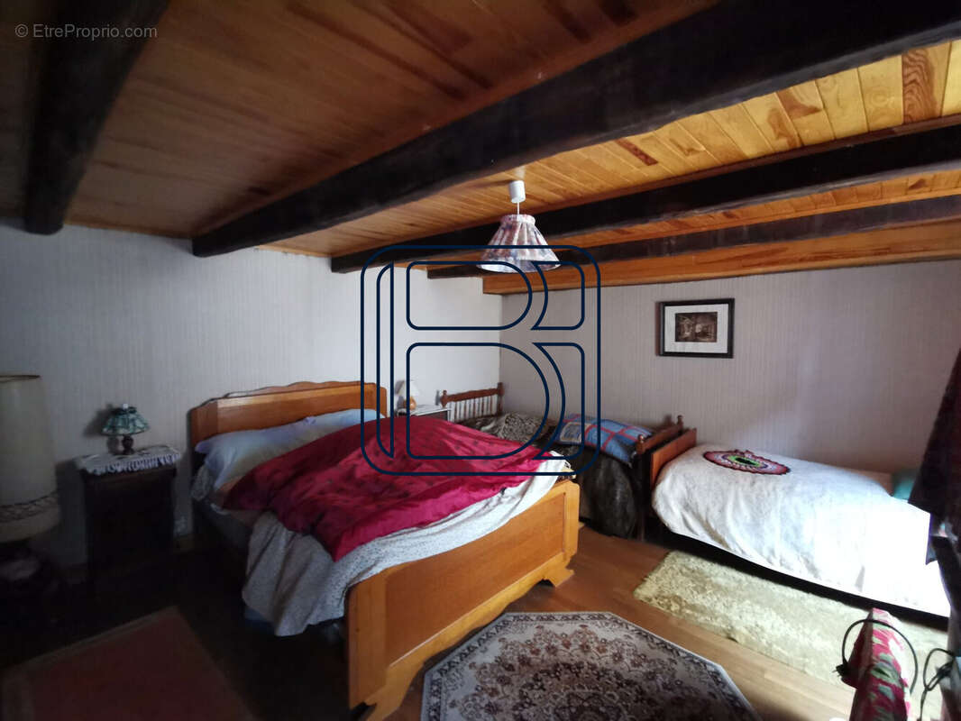 Maison à CUNLHAT