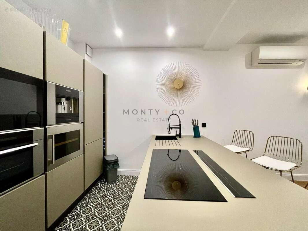 Maison de pêcheur rénovée a quelques pas du port de Saint Tropez - photo 3