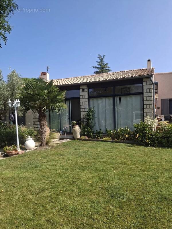 Maison à MONTELIMAR