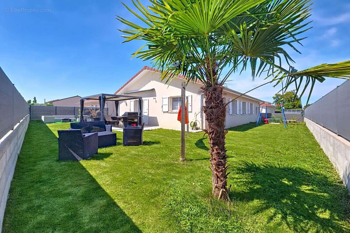 Maison à CHARVIEU-CHAVAGNEUX