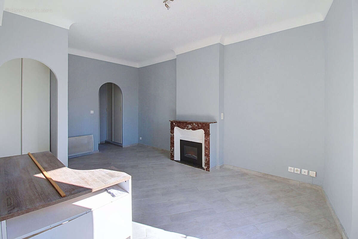 A VENDRE en exclusivité à DRAGUIGNAN Charmant appartement 3 pièces - Rare sur le marché ! - photo 5