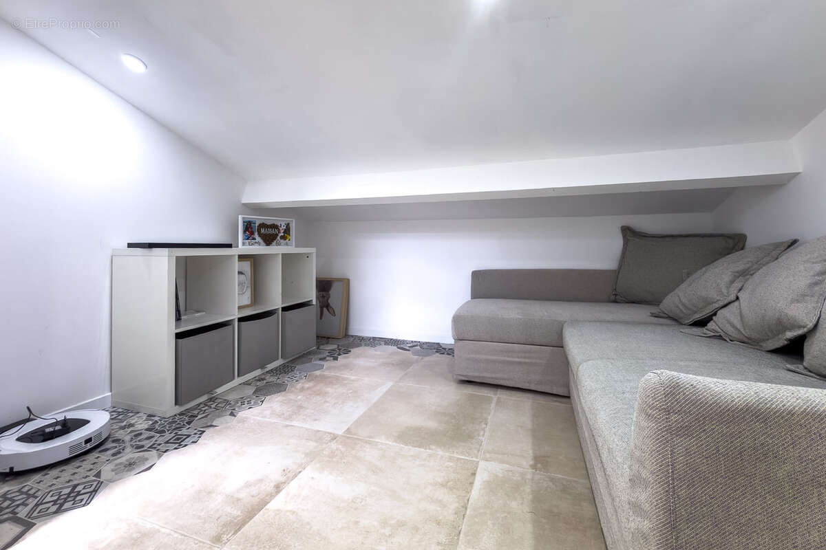 Appartement à LA LONDE-LES-MAURES