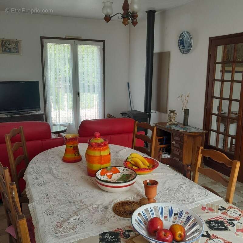 Maison à AIGRE