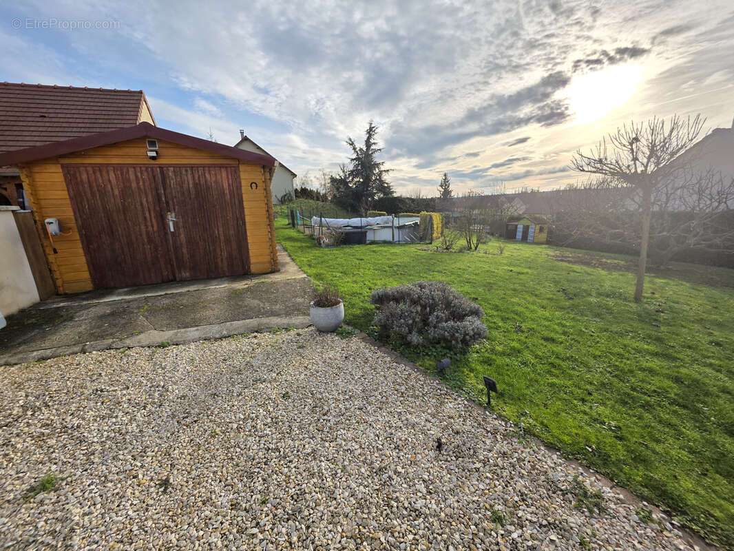 Maison à CHEMILLY-SUR-YONNE