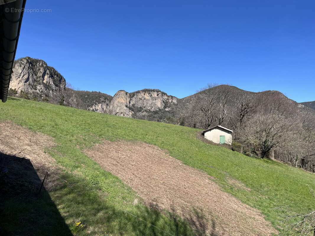 Maison à CASTANET-LE-HAUT