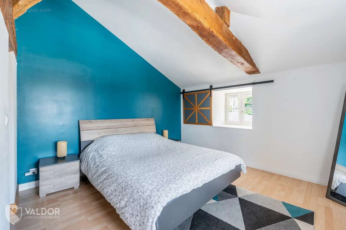 Appartement à VAUX-EN-BEAUJOLAIS