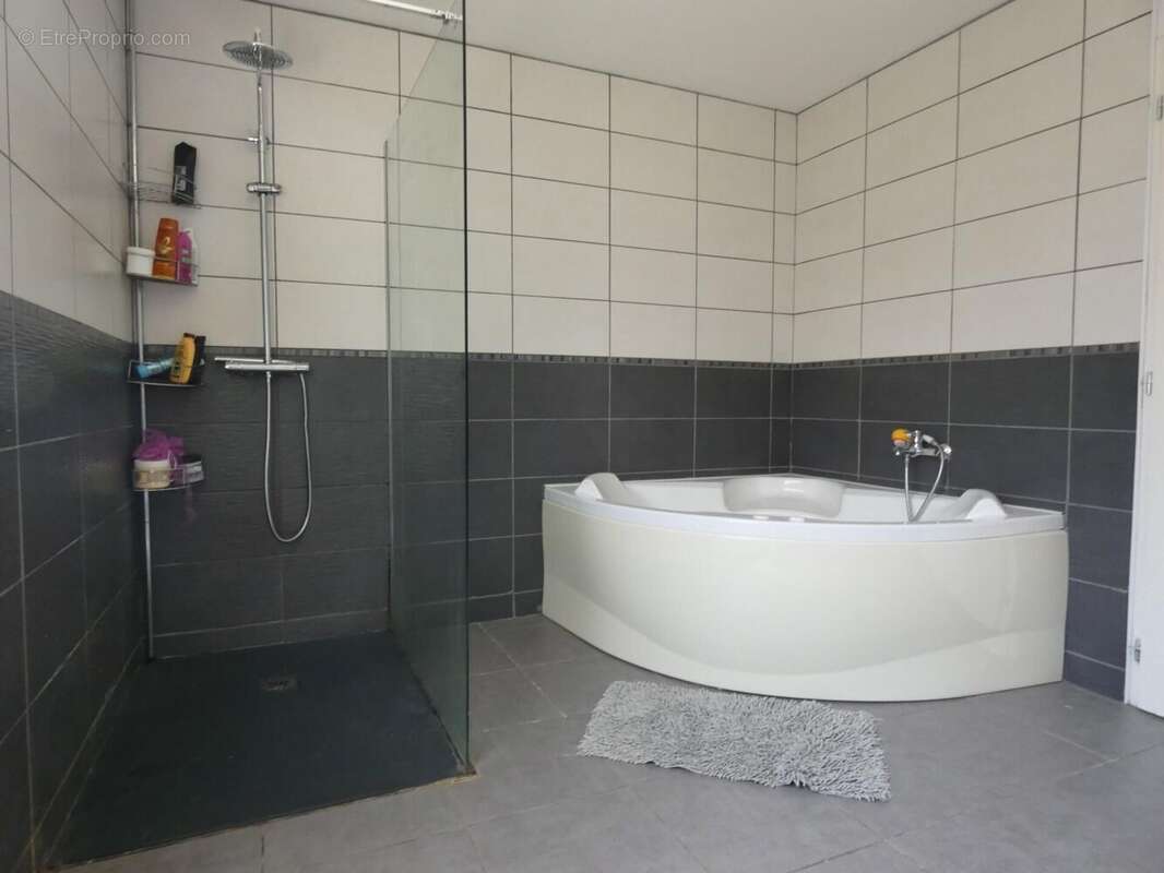 Photo 8 - Maison à ROYE