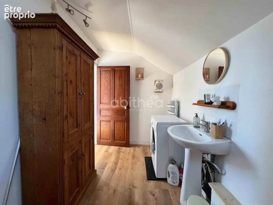 Unique house with outbuildings and large grounds   Chassiecq (16350) - photo 9