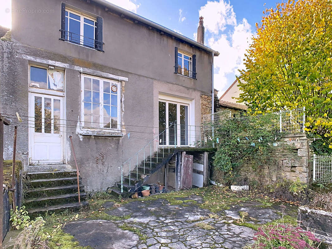 Maison à DAMPIERRE