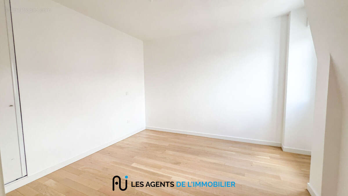 Appartement à LA GARENNE-COLOMBES