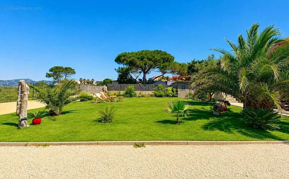 Maison à HYERES