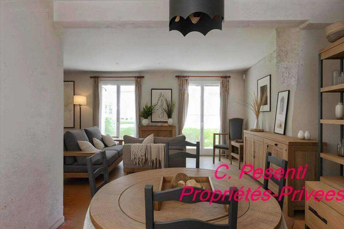 Maison à CONCHES-SUR-GONDOIRE