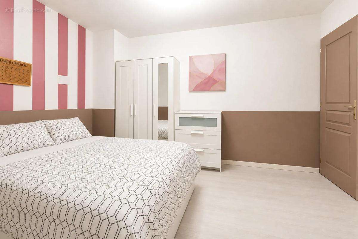 Maison familiale moderne de 200 m² avec jardin spacieux - photo 14