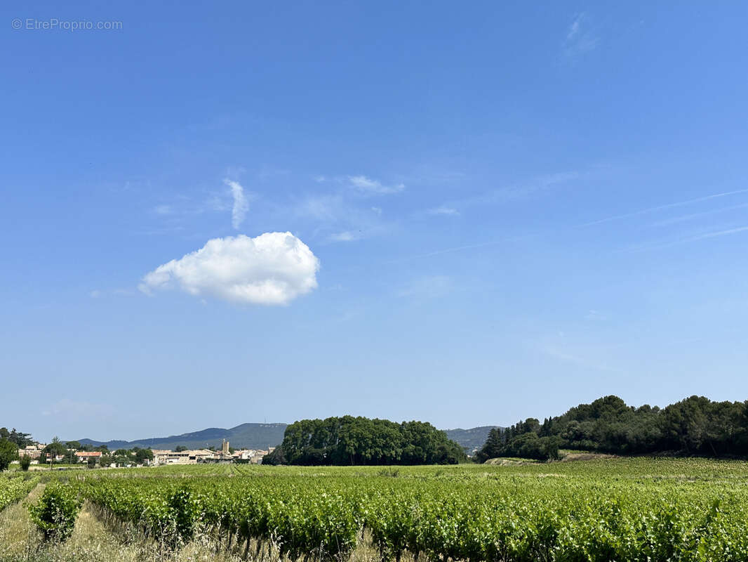 Autre à LAUDUN-L'ARDOISE