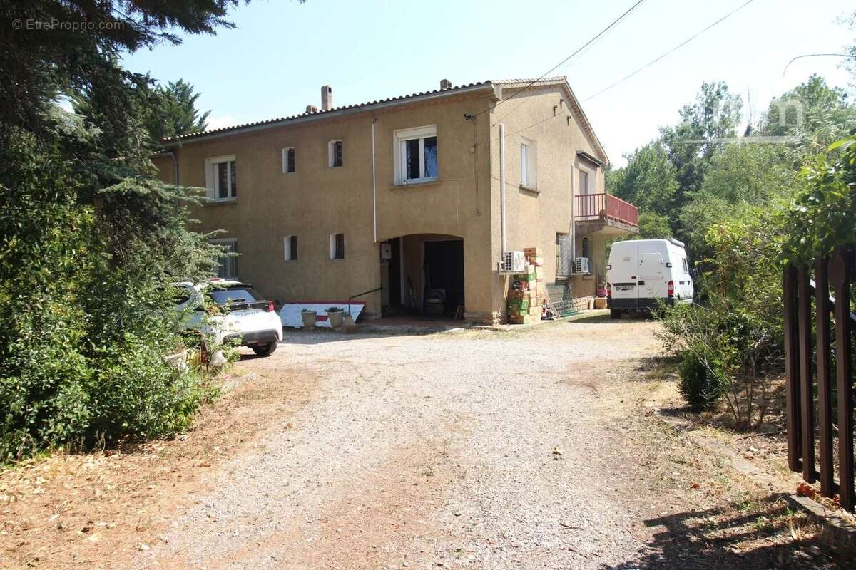 A vendre villa de 212 m² habitables avec un logement en rez de chaussée sur terrain de 5340 m² - photo 22