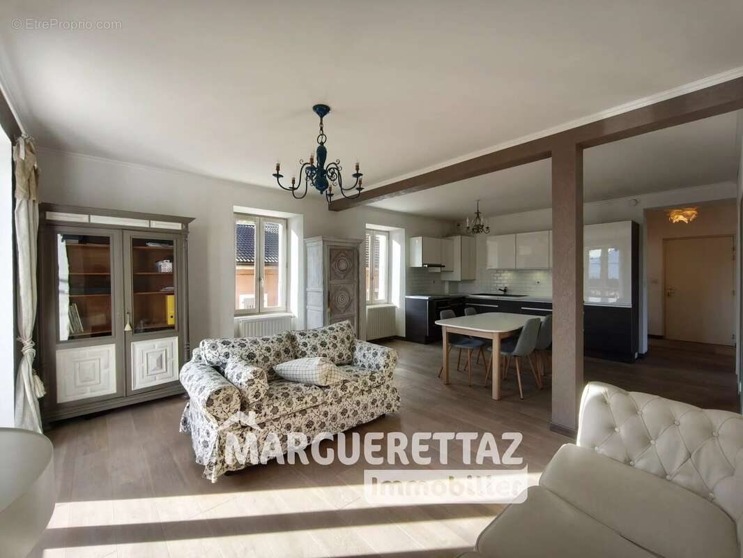 Appartement à LA ROCHE-SUR-FORON