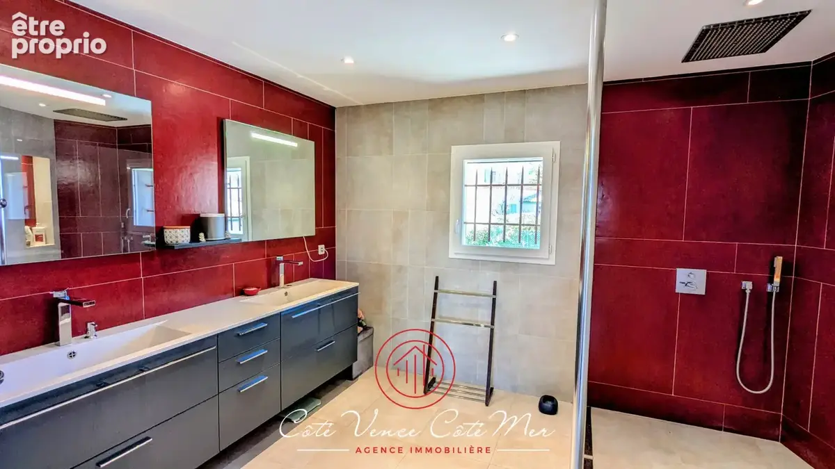 Maison familiale de 181 m2 avec piscine à Vence (06140) - photo 19