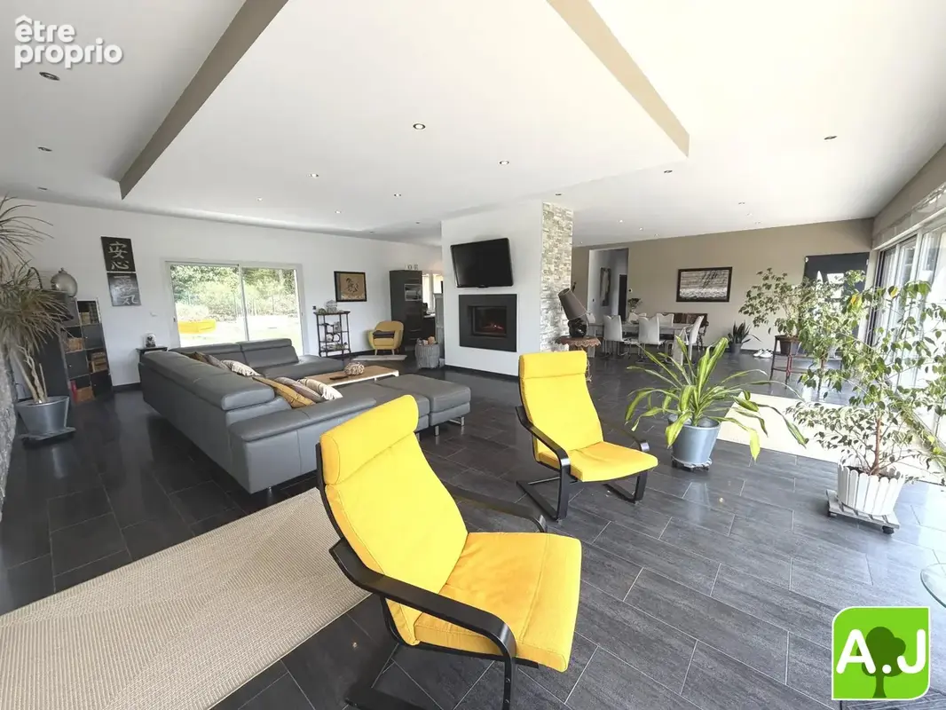 Maison 7 pièces 311 m² à vendre à Ezy-Sur-Eure (27530) - photo 5