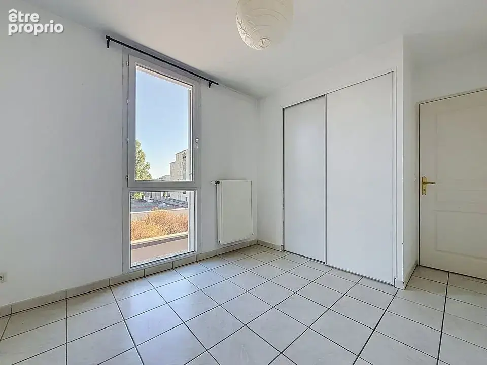 Appartement T3 de 65 m2 - garage - LYON 9 - photo 5