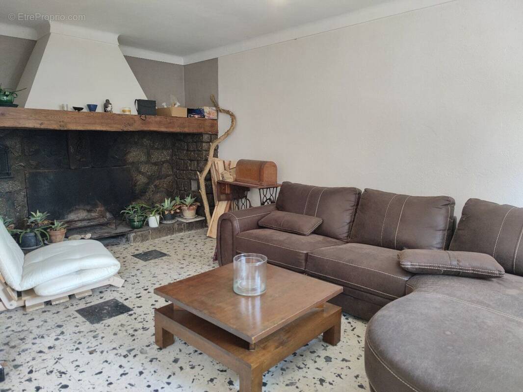 Maison à VILLENEUVE-D'OLMES