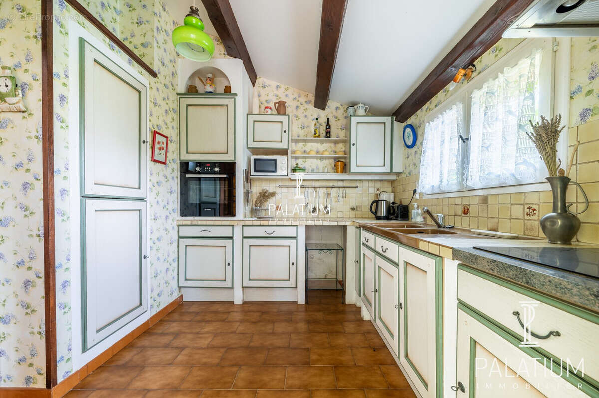 Maison 136 m² à Esparron-De-Verdon  - photo 9
