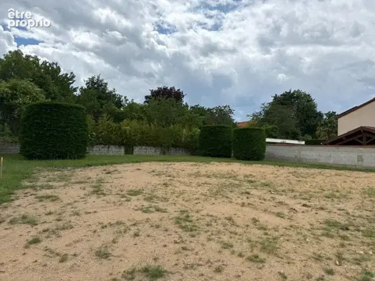 Terrain 460 m² à Saint-Marcellin-En-Forez  - photo 3
