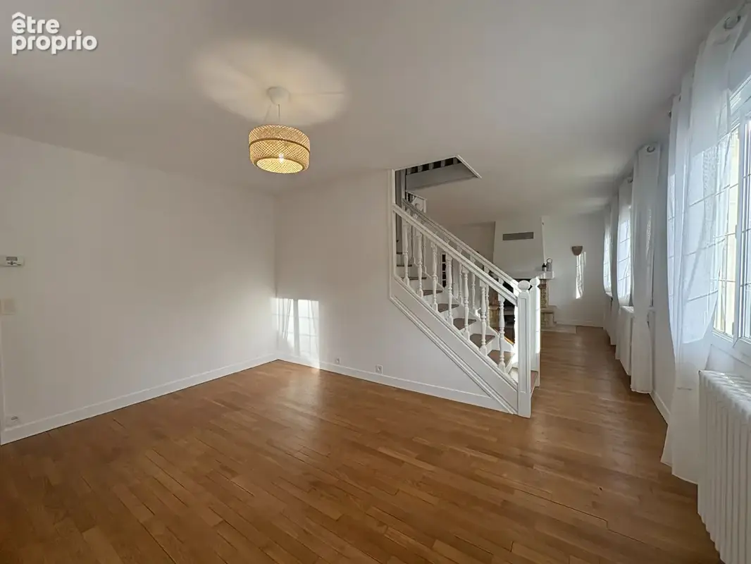 EXCLUSIVITE COMEBACK IMMOBILIER A LAMORLAYE . Maison de 80 m2 à  Lamorlaye avec jardin et sous-sol total ! - photo 4