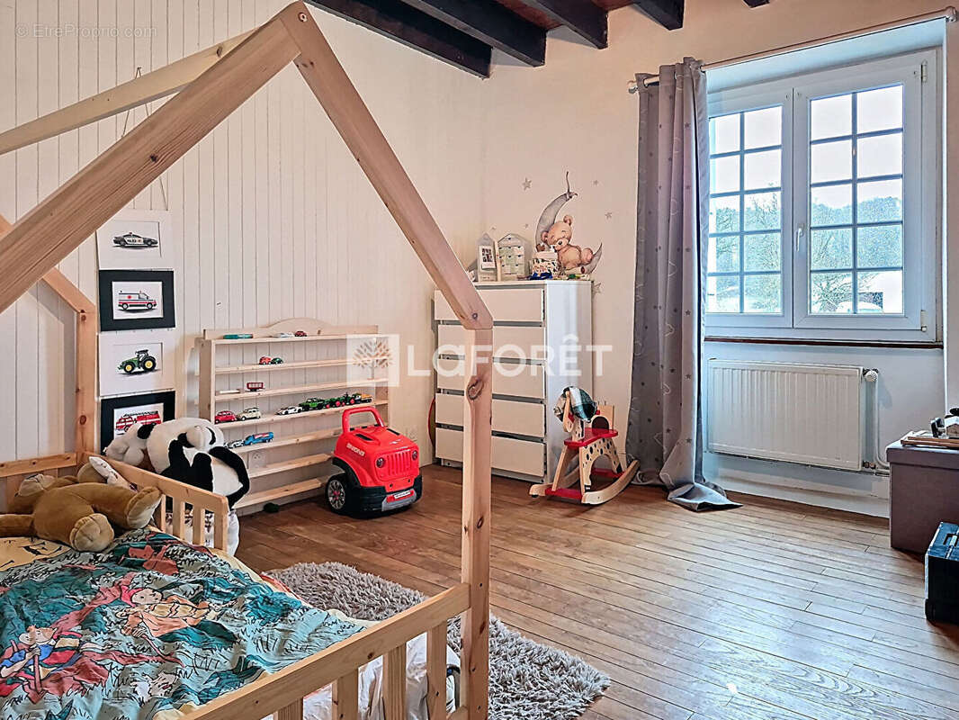 Maison à SAINT-SERVANT