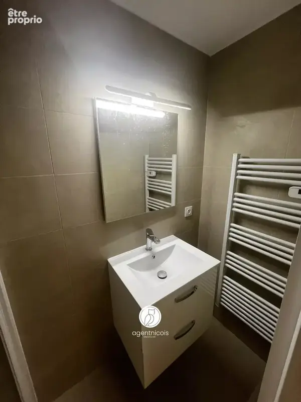 Cannes // centre ville : 2 pièces / loué / très bon état / climatisé / bd carnot - photo 10