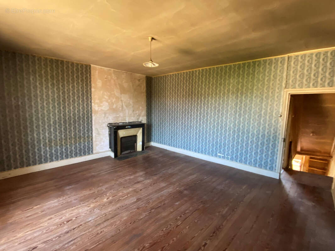 Maison à BILLY-CHEVANNES